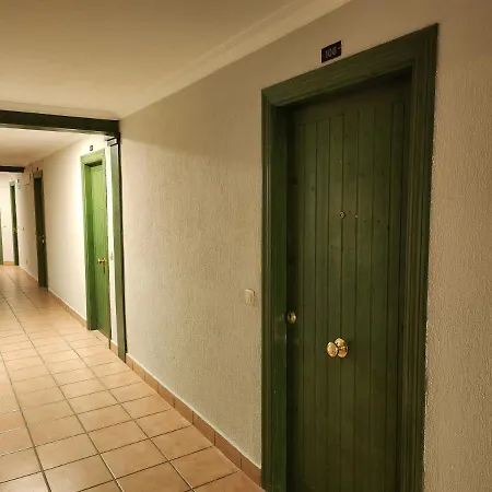 Dornajo En La Plaza Sierra Nevada