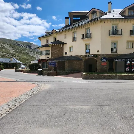 Dornajo En La Plaza * סיירה נבדה